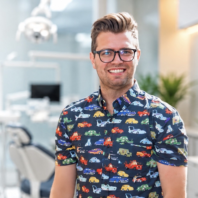 Dr. Matt Ferrin. Oso Pediatric Dentistry. Pediatric, White Kinder Crowns, General Anesthesia and Oral Sedation for Children, 24/7 Emergency Dental Services, First Baby Visits Starting at 3 weeks, Teledental Services. Pediatric Dentist in Oxnard, CA 93036